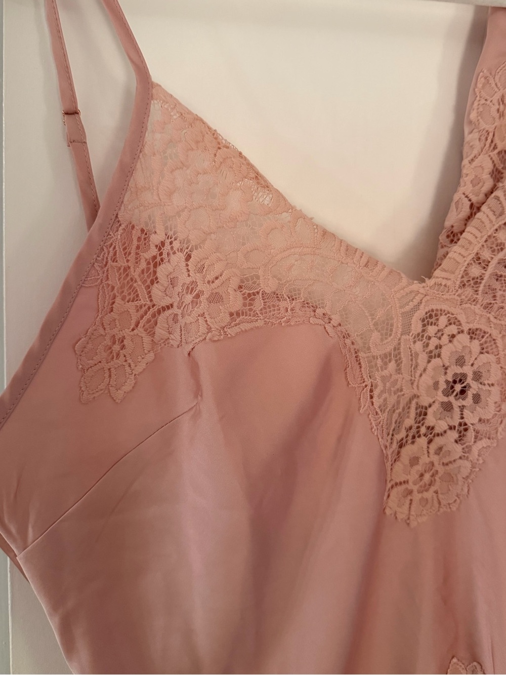 Homebodii Sian Satin Lace Cami & Shorts Pajama Set Dusty Rose Pink Size L - Picture 3 of 6
